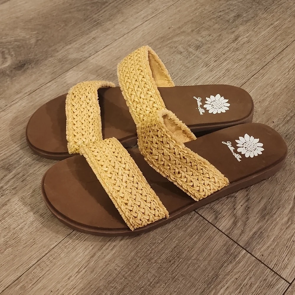 Yellow Box Marigold Fentana sandal size 8